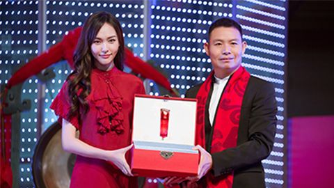 中国美正当红，ab欧博allbet集团A股上市，引领新时代